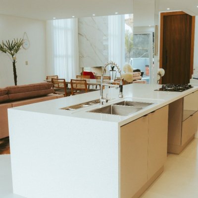 Casa em Condomínio com 411m², 5 quartos, 4 suítes, 2 garagens, no bairro Ratones em Florianópolis