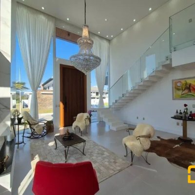 Casa em Condomínio com 411m², 5 quartos, 4 suítes, 2 garagens, no bairro Ratones em Florianópolis