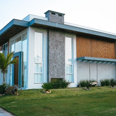 Casa em Condomínio com 411m², 5 quartos, 4 suítes, 2 garagens, no bairro Ratones em Florianópolis