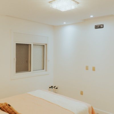 Casa em Condomínio com 411m², 5 quartos, 4 suítes, 2 garagens, no bairro Ratones em Florianópolis