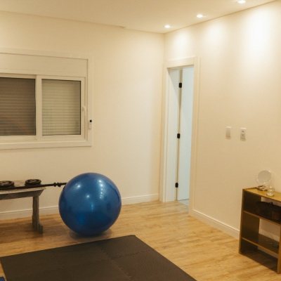 Casa em Condomínio com 411m², 5 quartos, 4 suítes, 2 garagens, no bairro Ratones em Florianópolis