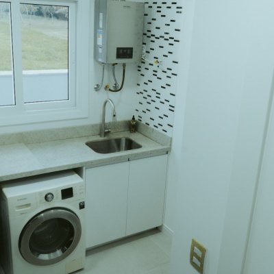 Casa em Condomínio com 411m², 5 quartos, 4 suítes, 2 garagens, no bairro Ratones em Florianópolis