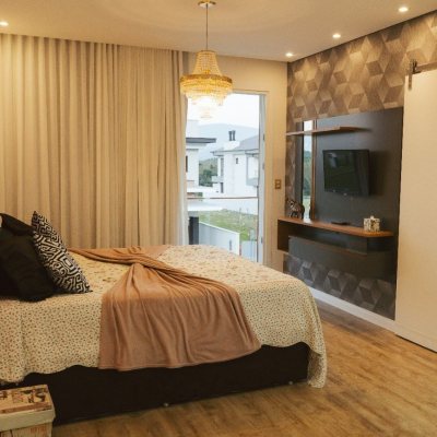 Casa em Condomínio com 411m², 5 quartos, 4 suítes, 2 garagens, no bairro Ratones em Florianópolis