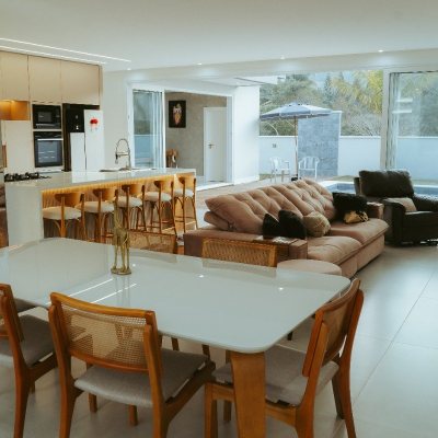 Casa em Condomínio com 411m², 5 quartos, 4 suítes, 2 garagens, no bairro Ratones em Florianópolis