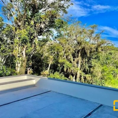 Casa em Condomínio com 266m², 4 quartos, 3 suítes, 2 garagens, no bairro Ratones em Florianópolis