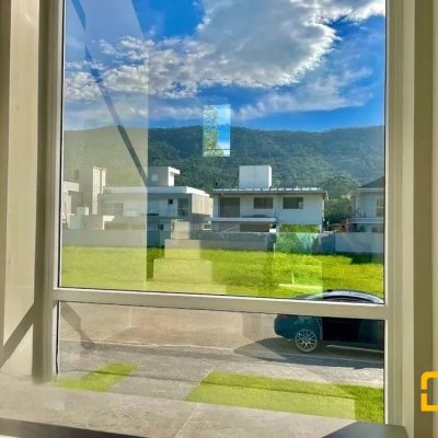 Casa em Condomínio com 266m², 4 quartos, 3 suítes, 2 garagens, no bairro Ratones em Florianópolis