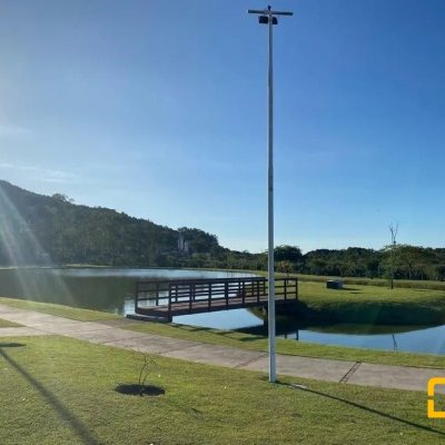 Casa em Condomínio com 266m², 4 quartos, 3 suítes, 2 garagens, no bairro Ratones em Florianópolis