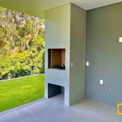 Casa em Condomínio com 266m², 4 quartos, 3 suítes, 2 garagens, no bairro Ratones em Florianópolis