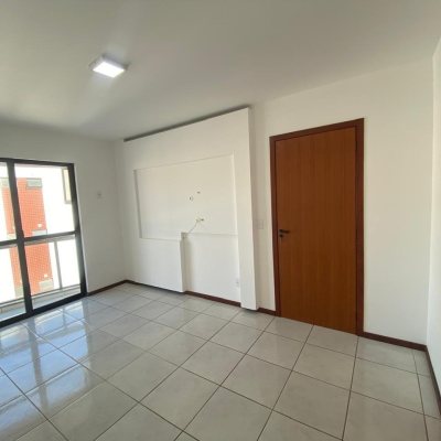 Apartamentos com 105m², 3 quartos, 1 suíte, 1 garagem, no bairro Agronômica em Florianópolis