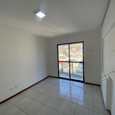 Apartamentos com 105m², 3 quartos, 1 suíte, 1 garagem, no bairro Agronômica em Florianópolis