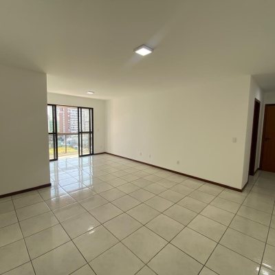 Apartamentos com 105m², 3 quartos, 1 suíte, 1 garagem, no bairro Agronômica em Florianópolis