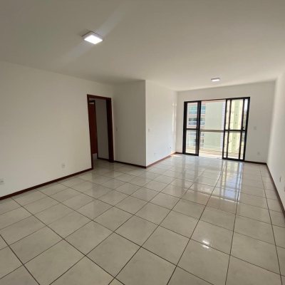 Apartamentos com 105m², 3 quartos, 1 suíte, 1 garagem, no bairro Agronômica em Florianópolis