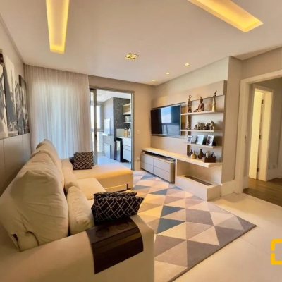 Apartamentos com 131m², 3 quartos, 3 suítes, 3 garagens, no bairro Estreito em Florianópolis