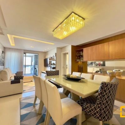 Apartamentos com 131m², 3 quartos, 3 suítes, 3 garagens, no bairro Estreito em Florianópolis