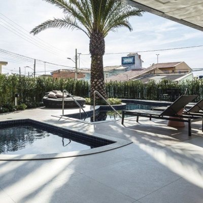 Apartamentos com 131m², 3 quartos, 3 suítes, 3 garagens, no bairro Estreito em Florianópolis