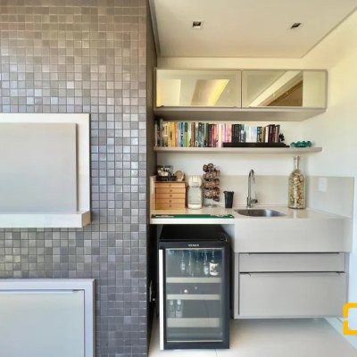 Apartamentos com 131m², 3 quartos, 3 suítes, 3 garagens, no bairro Estreito em Florianópolis