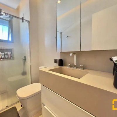 Apartamentos com 131m², 3 quartos, 3 suítes, 3 garagens, no bairro Estreito em Florianópolis