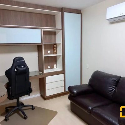 Apartamentos com 121m², 3 quartos, 1 suíte, 2 garagens, no bairro Agronômica em Florianópolis