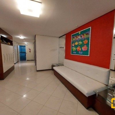 Apartamentos com 121m², 3 quartos, 1 suíte, 2 garagens, no bairro Agronômica em Florianópolis