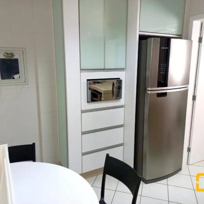 Apartamentos com 121m², 3 quartos, 1 suíte, 2 garagens, no bairro Agronômica em Florianópolis