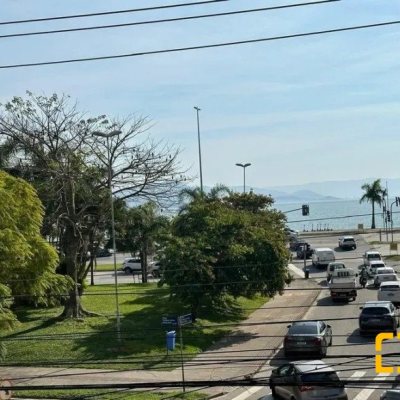 Apartamentos com 121m², 3 quartos, 1 suíte, 2 garagens, no bairro Agronômica em Florianópolis