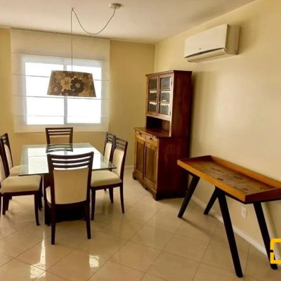 Apartamentos com 121m², 3 quartos, 1 suíte, 2 garagens, no bairro Agronômica em Florianópolis