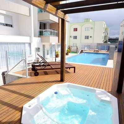 Apartamentos com 106m², 3 quartos, 1 suíte, 2 garagens, no bairro Canto em Florianópolis