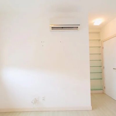 Apartamentos com 106m², 3 quartos, 1 suíte, 2 garagens, no bairro Canto em Florianópolis