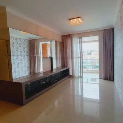 Apartamentos com 106m², 3 quartos, 1 suíte, 2 garagens, no bairro Canto em Florianópolis