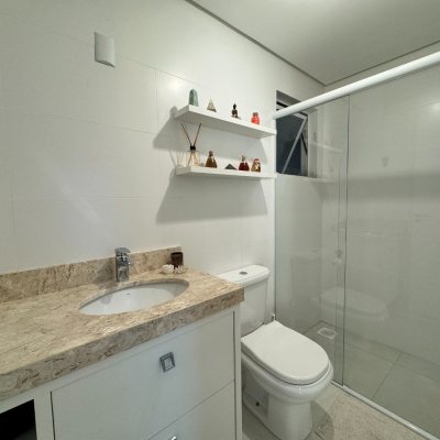 Apartamentos com 71m², 2 quartos, 1 suíte, 2 garagens, no bairro Saco Grande em Florianópolis