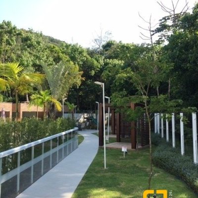 Apartamentos com 71m², 2 quartos, 1 suíte, 2 garagens, no bairro Saco Grande em Florianópolis