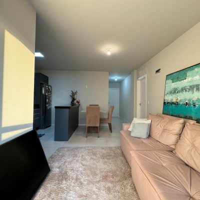 Apartamentos com 71m², 2 quartos, 1 suíte, 2 garagens, no bairro Saco Grande em Florianópolis