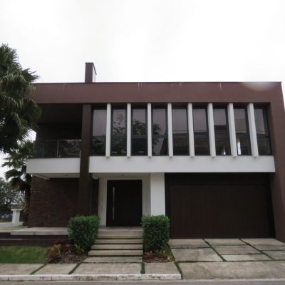 Casa em Condomínio com 400m², 3 quartos, 3 suítes, 2 garagens, no bairro Cacupé em Florianópolis