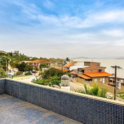 Casa em Condomínio com 400m², 3 quartos, 3 suítes, 2 garagens, no bairro Cacupé em Florianópolis