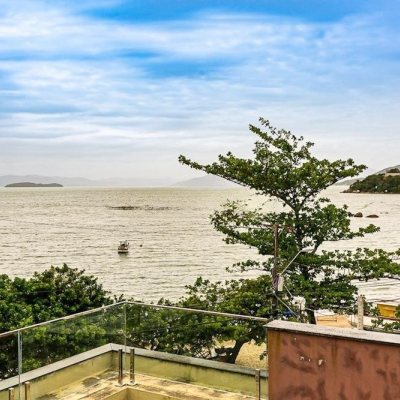 Casa em Condomínio com 400m², 3 quartos, 3 suítes, 2 garagens, no bairro Cacupé em Florianópolis