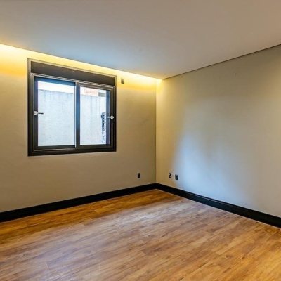 Casa em Condomínio com 400m², 3 quartos, 3 suítes, 2 garagens, no bairro Cacupé em Florianópolis