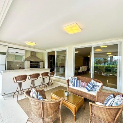 Casa em Condomínio com 380m², 3 quartos, 1 suíte, 2 garagens, no bairro Cacupé em Florianópolis