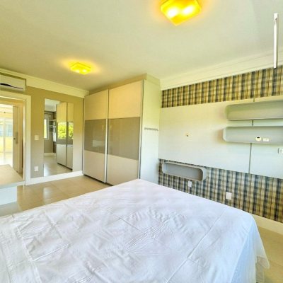 Casa em Condomínio com 380m², 3 quartos, 1 suíte, 2 garagens, no bairro Cacupé em Florianópolis