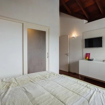 Casa em Condomínio com 290m², 3 quartos, 1 suíte, 2 garagens, no bairro Cacupé em Florianópolis