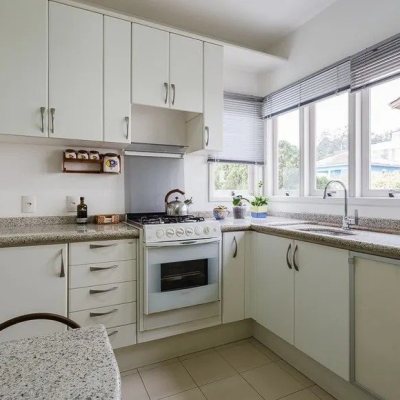 Casa em Condomínio com 290m², 3 quartos, 1 suíte, 2 garagens, no bairro Cacupé em Florianópolis