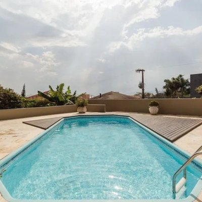 Casa em Condomínio com 290m², 3 quartos, 1 suíte, 2 garagens, no bairro Cacupé em Florianópolis