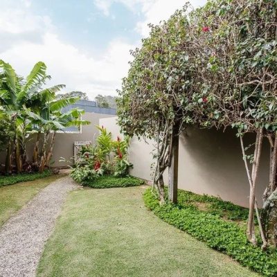 Casa em Condomínio com 290m², 3 quartos, 1 suíte, 2 garagens, no bairro Cacupé em Florianópolis