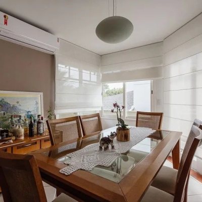 Casa em Condomínio com 290m², 3 quartos, 1 suíte, 2 garagens, no bairro Cacupé em Florianópolis