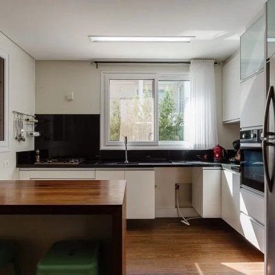 Casa em Condomínio com 329m², 3 quartos, 3 suítes, 2 garagens, no bairro Cacupé em Florianópolis