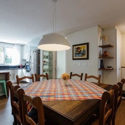 Casa em Condomínio com 329m², 3 quartos, 3 suítes, 2 garagens, no bairro Cacupé em Florianópolis