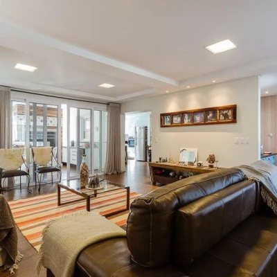 Casa em Condomínio com 329m², 3 quartos, 3 suítes, 2 garagens, no bairro Cacupé em Florianópolis