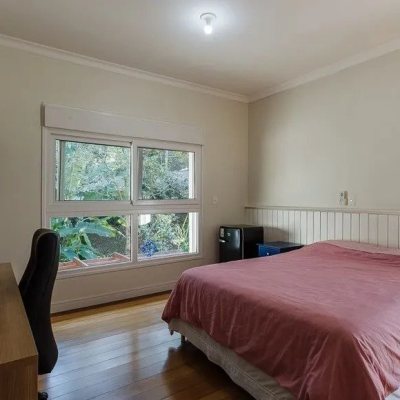 Casa em Condomínio com 329m², 3 quartos, 3 suítes, 2 garagens, no bairro Cacupé em Florianópolis