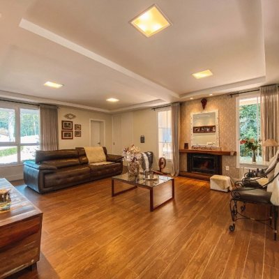 Casa em Condomínio com 329m², 3 quartos, 3 suítes, 2 garagens, no bairro Cacupé em Florianópolis