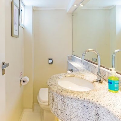 Casa Residencial com 222m², 4 quartos, 2 suítes, 2 garagens, no bairro Daniela em Florianópolis