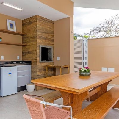 Casa Residencial com 222m², 4 quartos, 2 suítes, 2 garagens, no bairro Daniela em Florianópolis